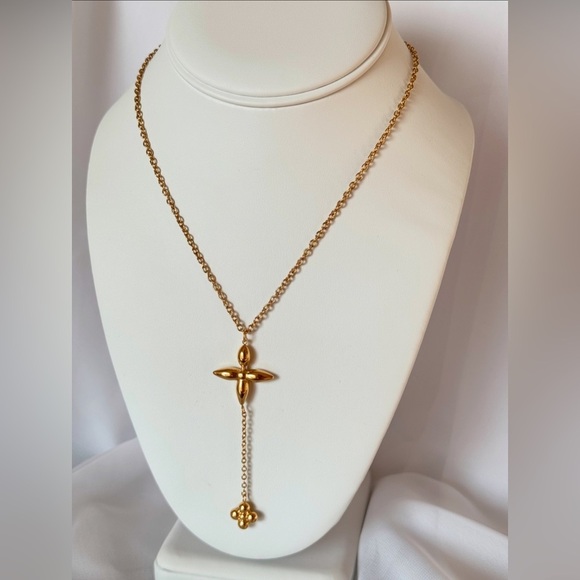 Elegant Gold Cross Clover Pendant Necklace - Picture 1 of 3
